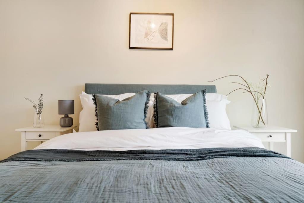 The Camden Bright & Beautiful 2-bed Retreat Apartment London