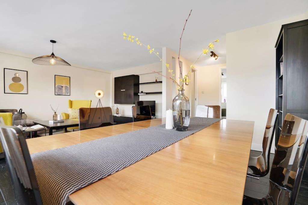 The Camden Bright & Beautiful 2-bed Retreat Apartment
