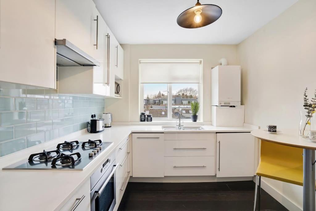The Camden Bright & Beautiful 2-bed Retreat * London