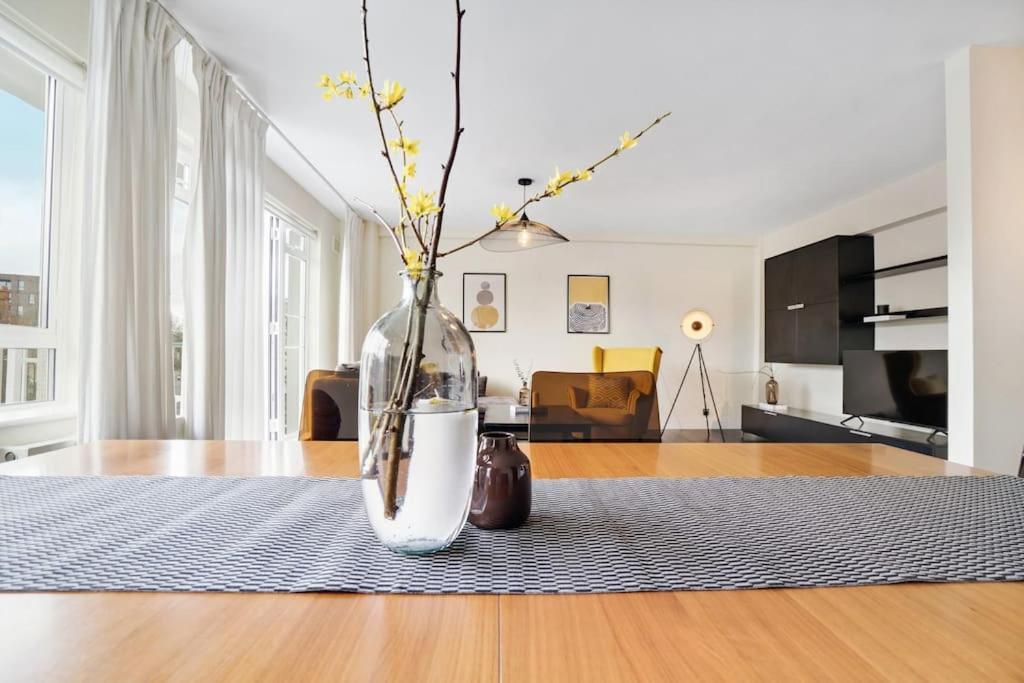 The Camden Bright & Beautiful 2-bed Retreat Apartment *