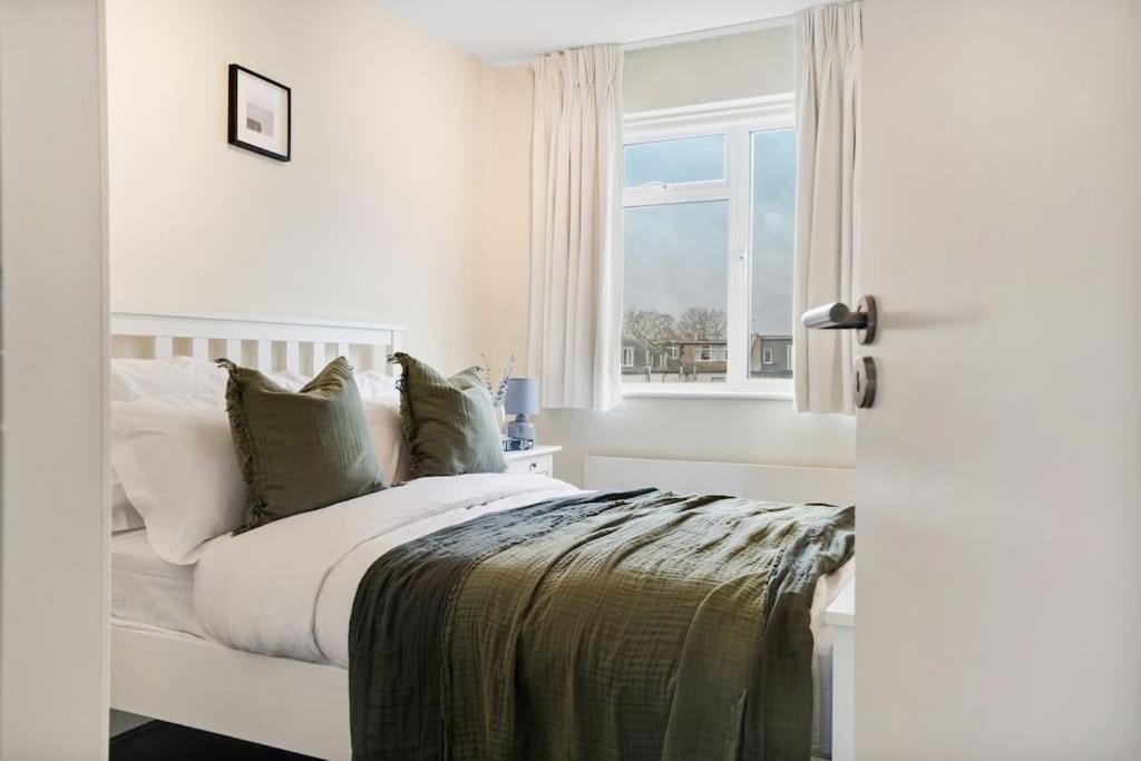 The Camden Bright & Beautiful 2-bed Retreat Apartment