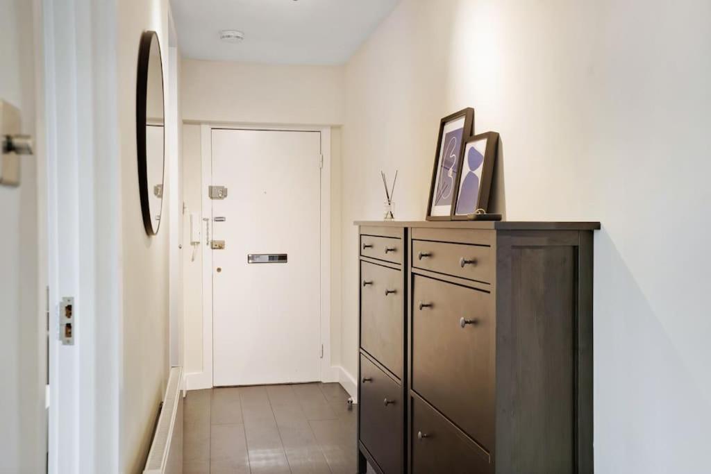The Camden Bright & Beautiful 2-bed Retreat London