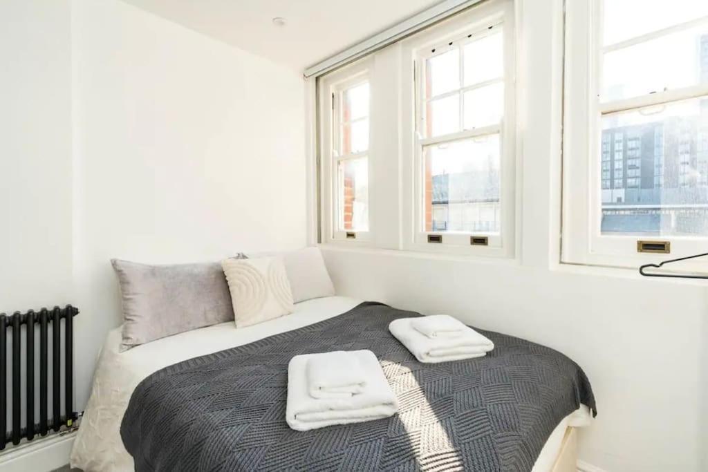 Apartamento 3 X Bedroom Riverside Flat With Hot Tub On Roof Terrace Londres