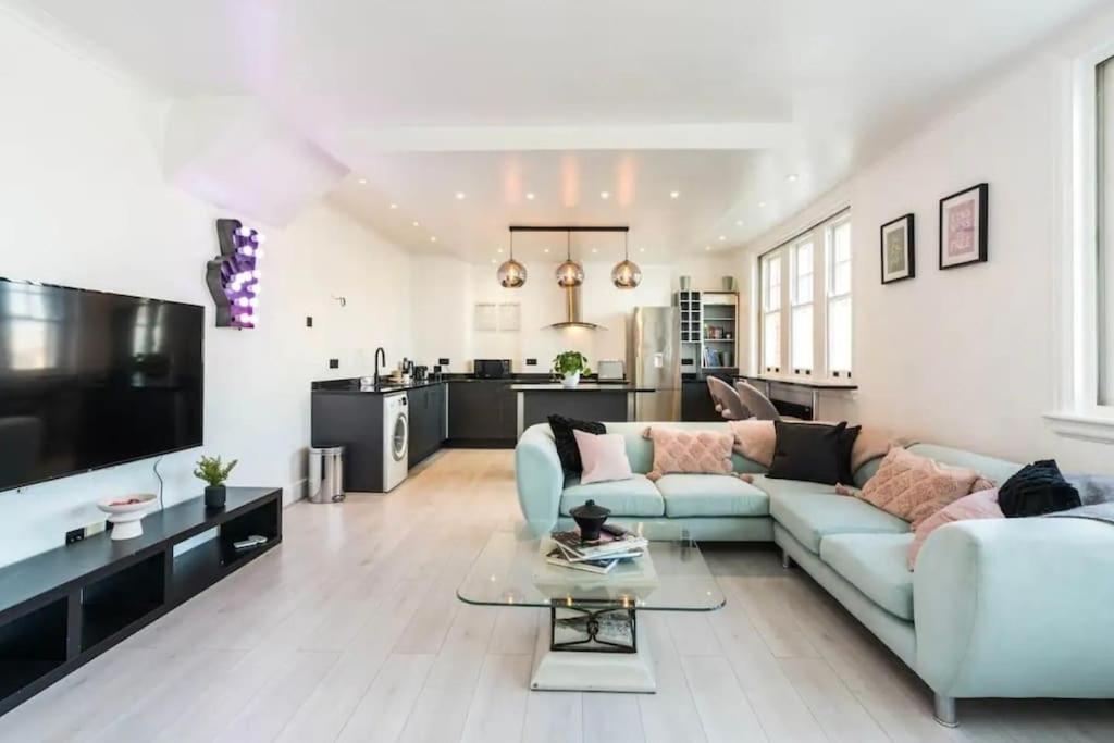 Apartamento 3 X Bedroom Riverside Flat With Hot Tub On Roof Terrace