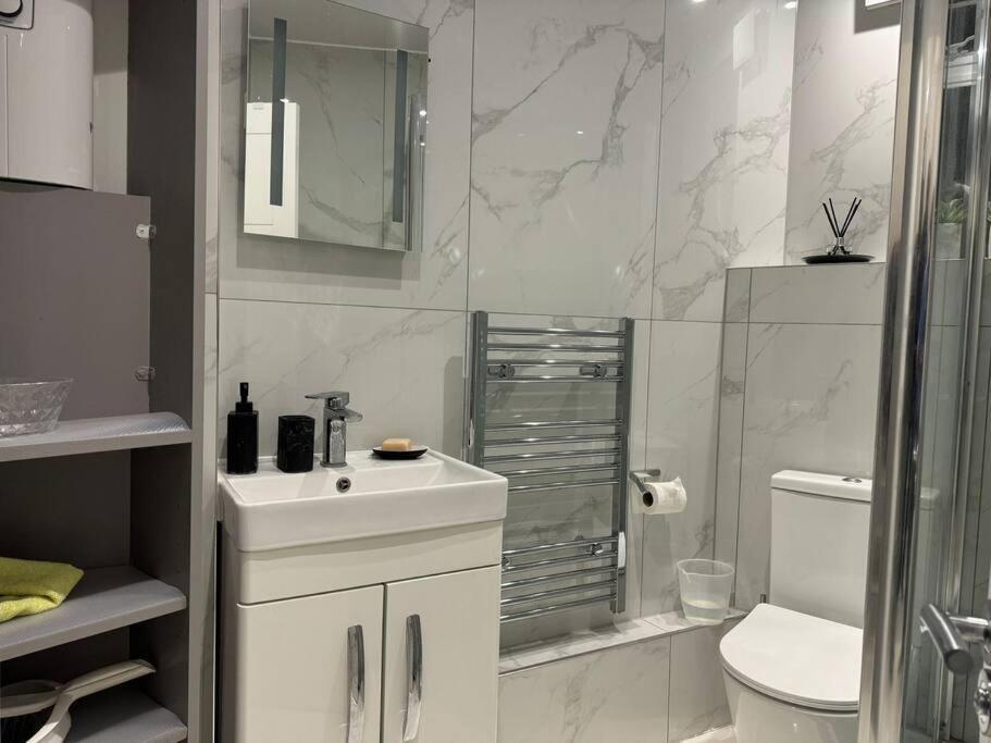 Apartment 1 Bedroom Luxury Flat In Kensington
