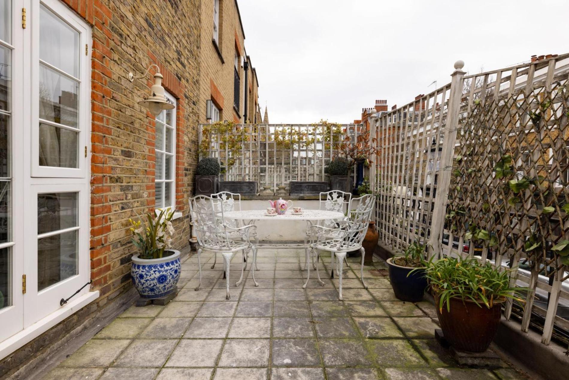 The Chelsea Flower - 1 Bedroom With Terrace In Chelsea Apartment
