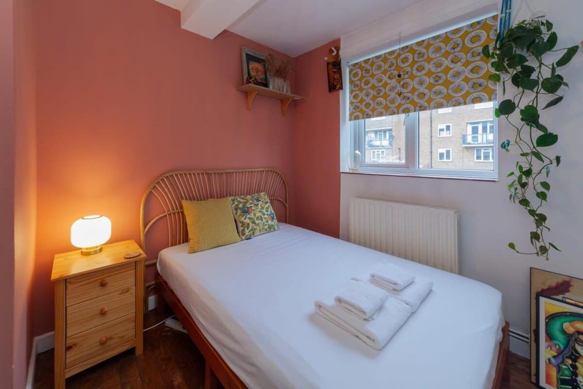Stylish 1 Bedroom In Hackney Apartment London