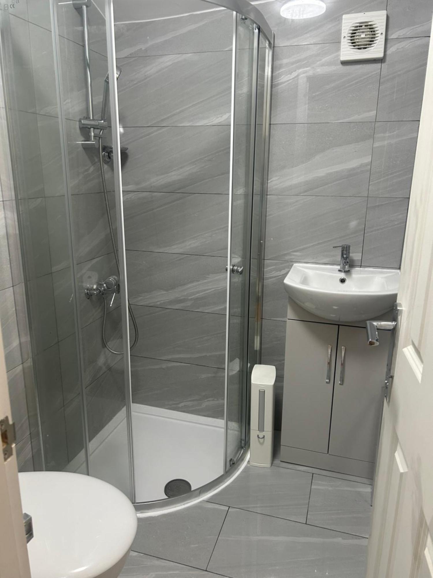 Guest house London Holiday Home *