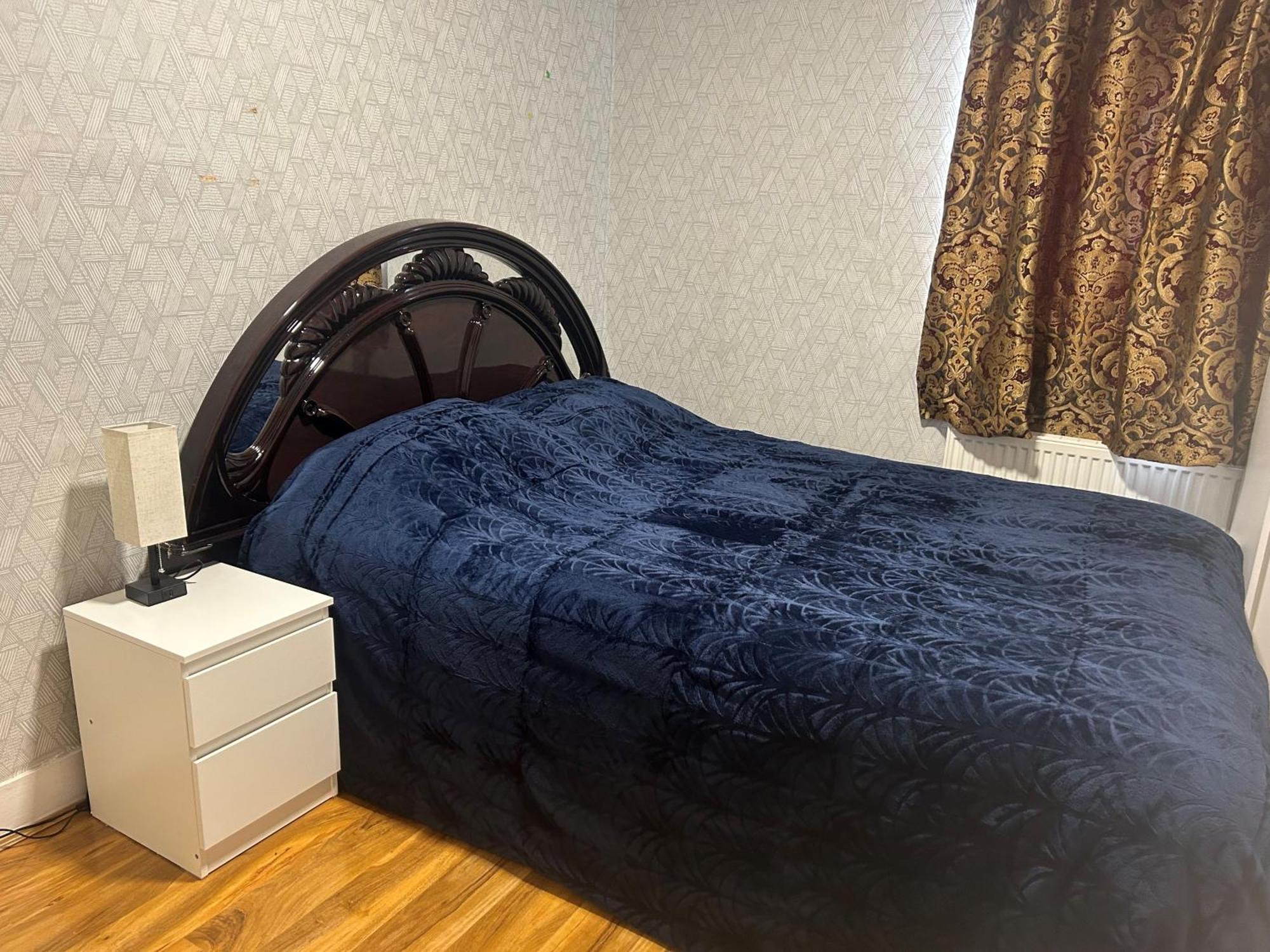 Guest house London Holiday Home *