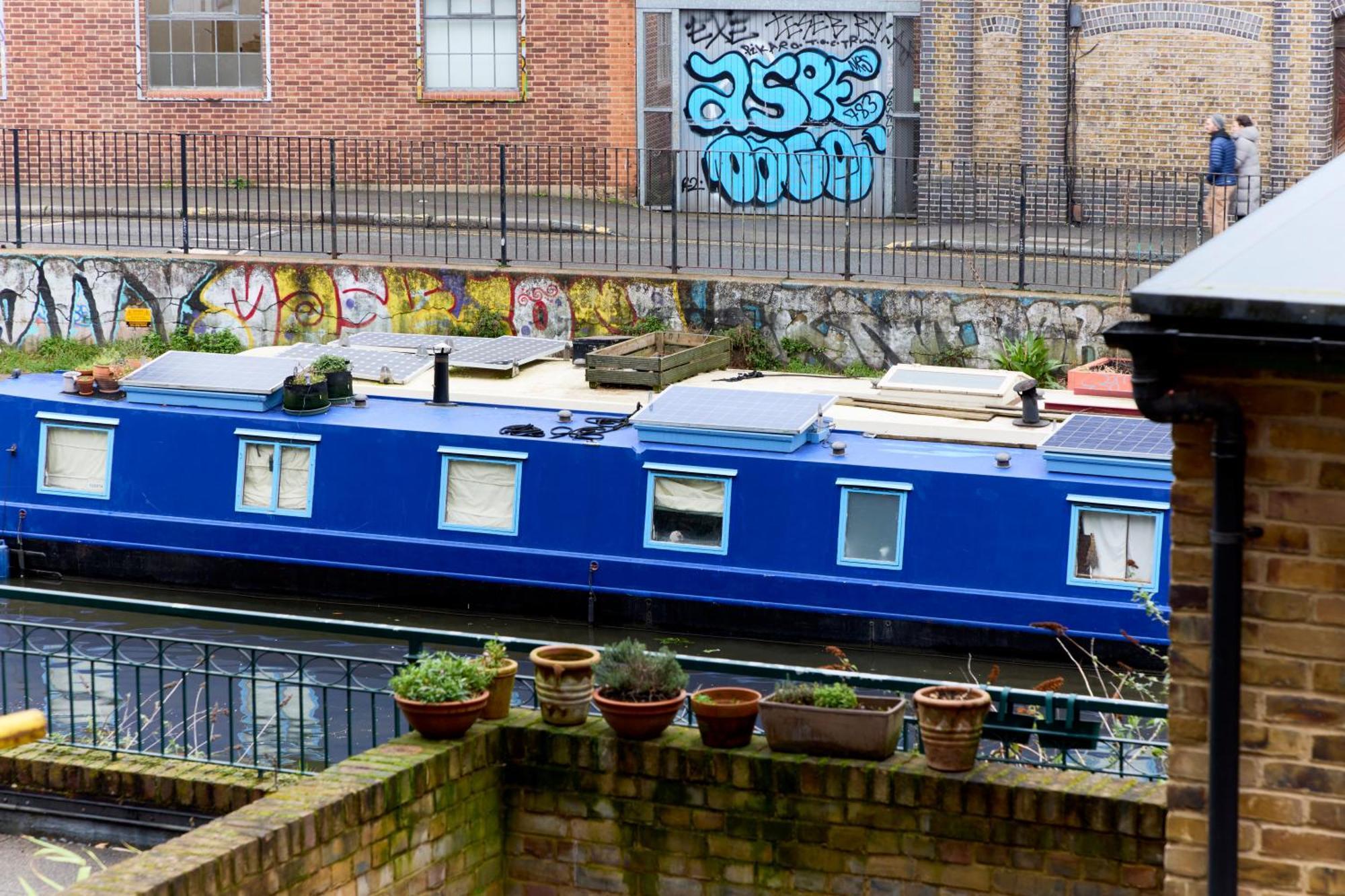 With Canal View In Broadway Market Apartment *