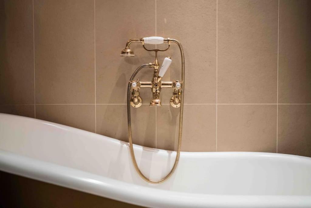 Central Harrods Super King 1br 2bed Ac * London