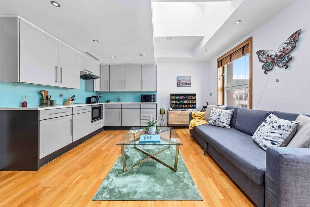 Piccadilly,stjames,mayfair In Heart Of Hy17 London