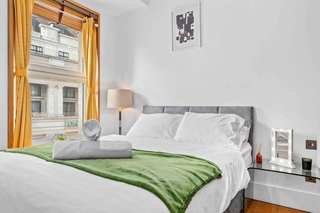 Piccadilly,stjames,mayfair In Heart Of Hy17 London