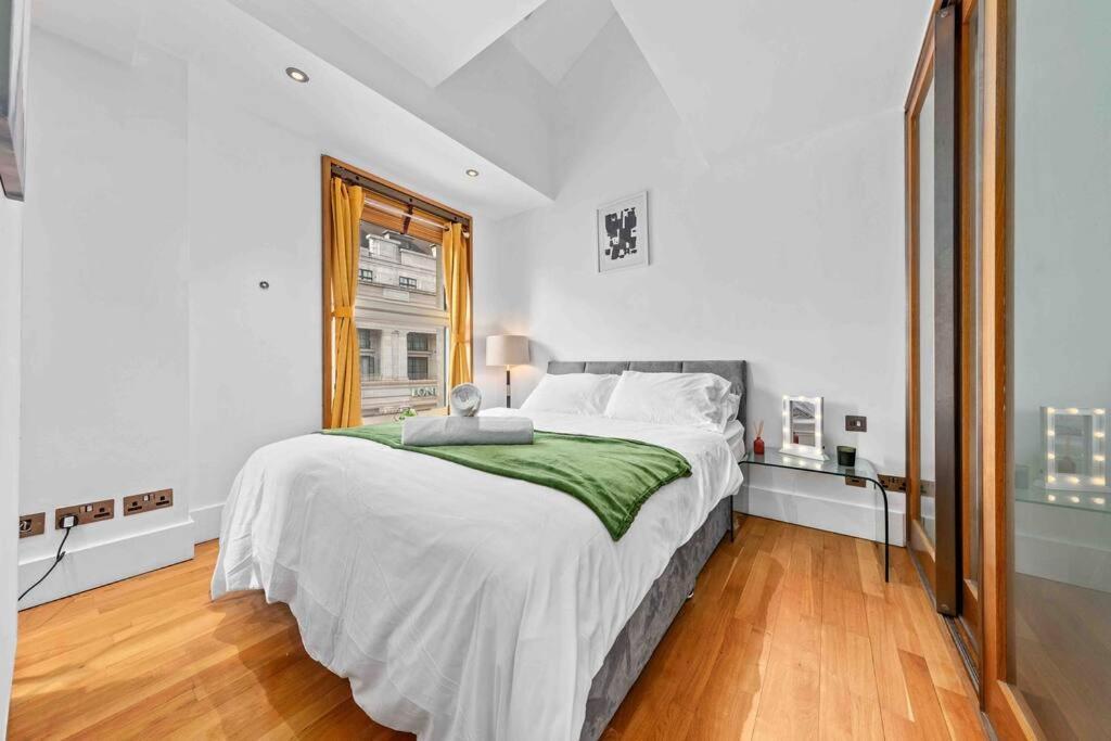 Piccadilly,stjames,mayfair In Heart Of Hy17
