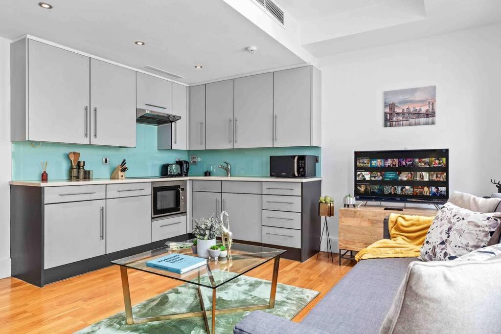Piccadilly,stjames,mayfair In Heart Of Hy17 * London