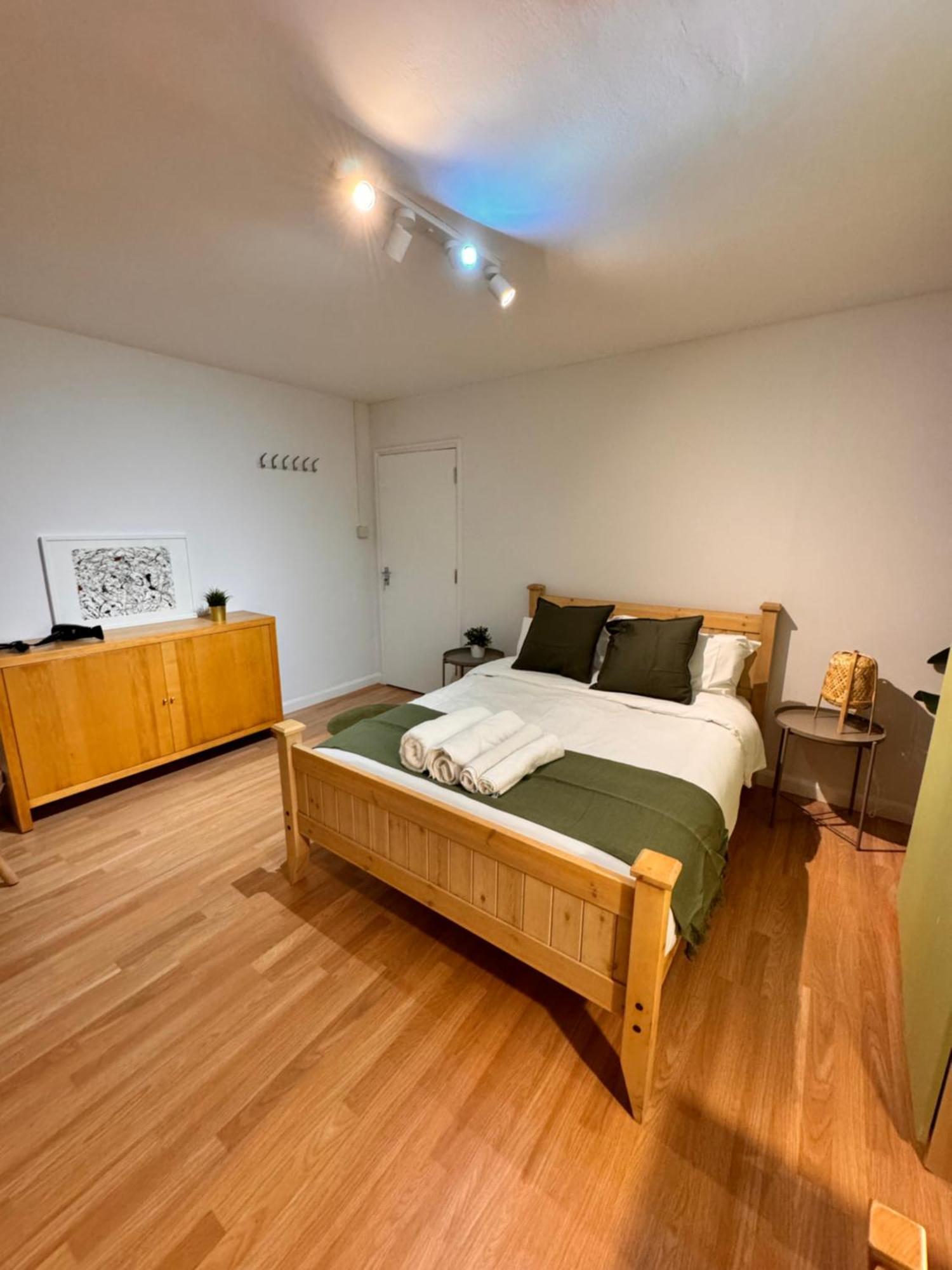 Luxury 2 Bhk In Canary Wharf