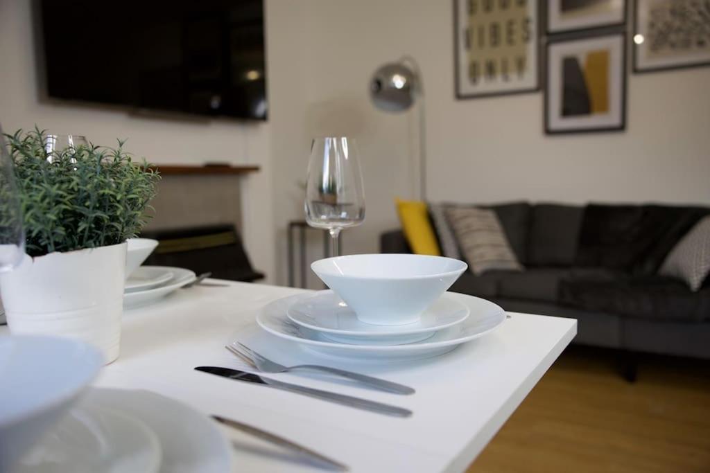 Apartamento 2 Bed Flat With Easy Access To Excel, Central London, City Airport, O2 *