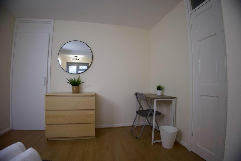 Apartment 2 Bed Flat With Easy Access To Excel, Central London, City Airport, O2 London