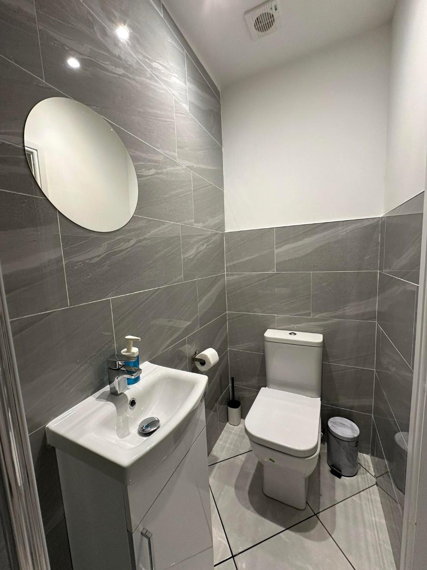 Flat In Apartment London