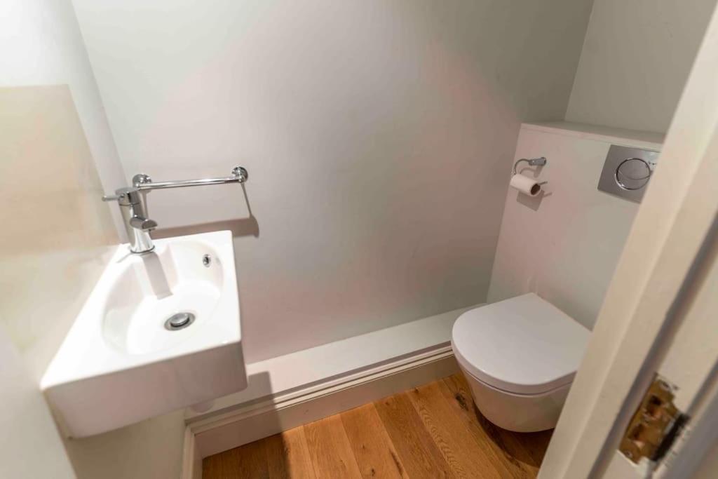 Pousada Spacious And Cosy 3brs 5f House In Heart Of