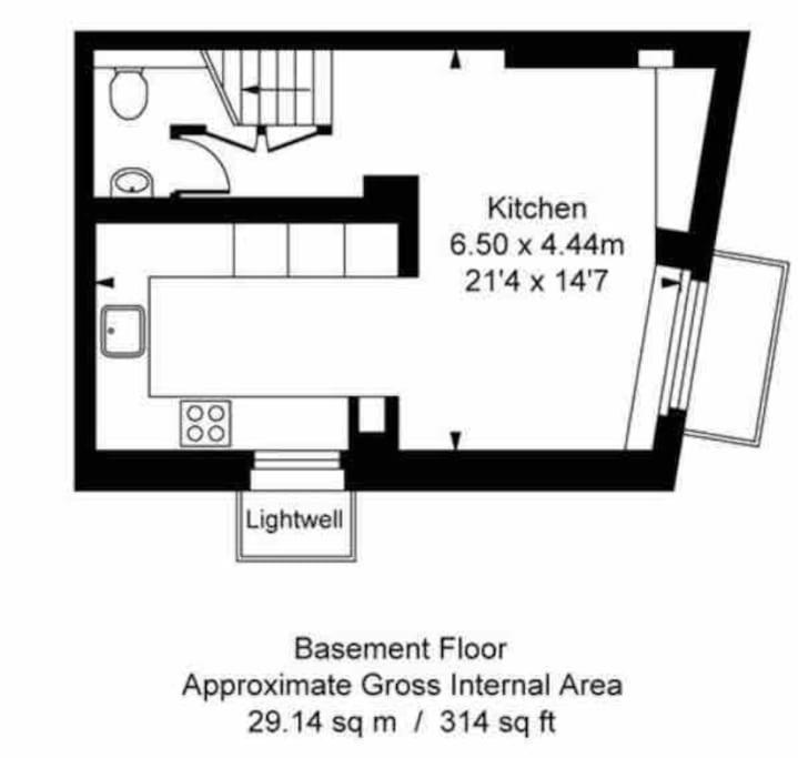 Spacious And Cosy 3brs 5f House In Heart Of Pousada