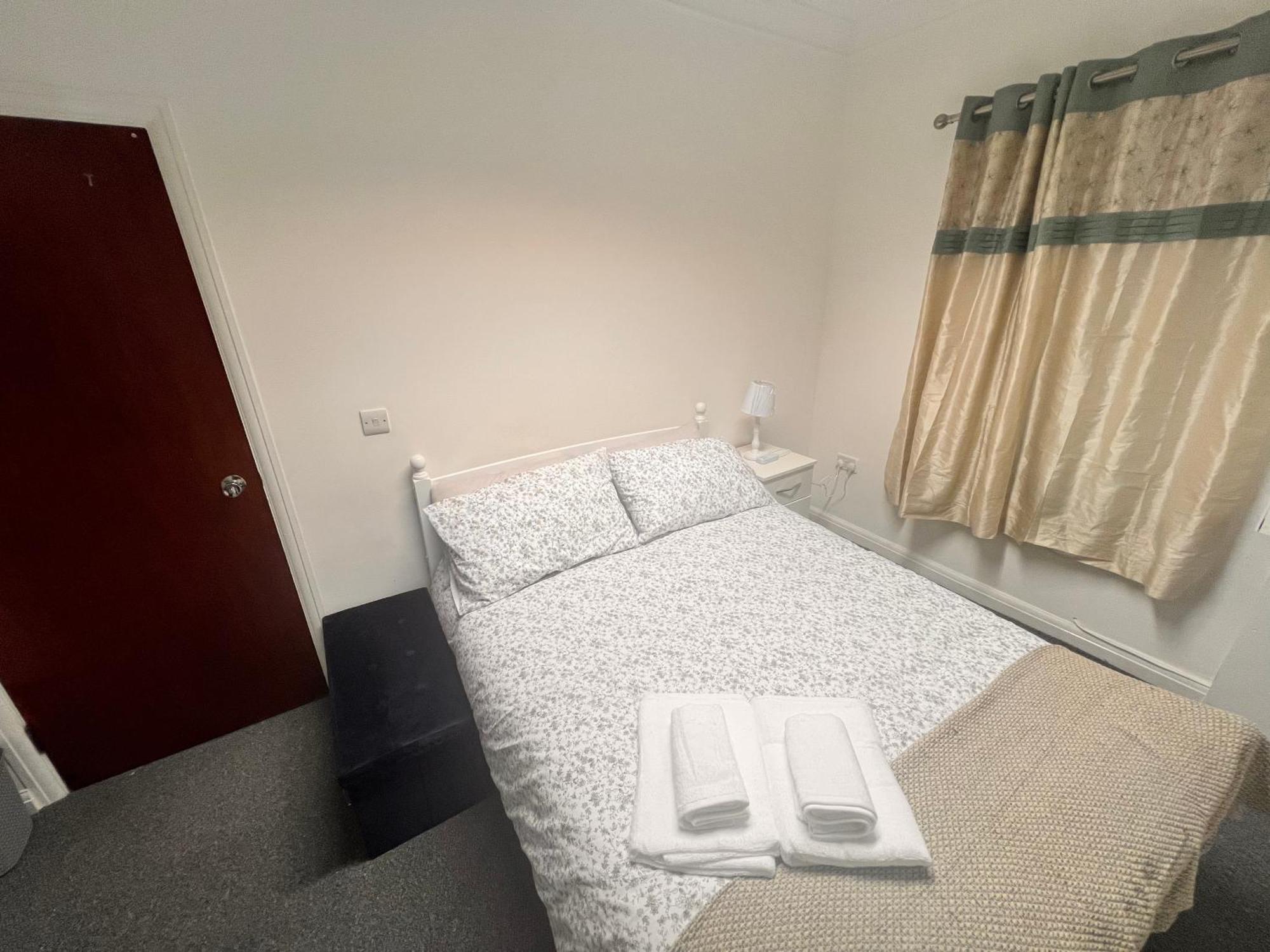 Stratford Apartment *