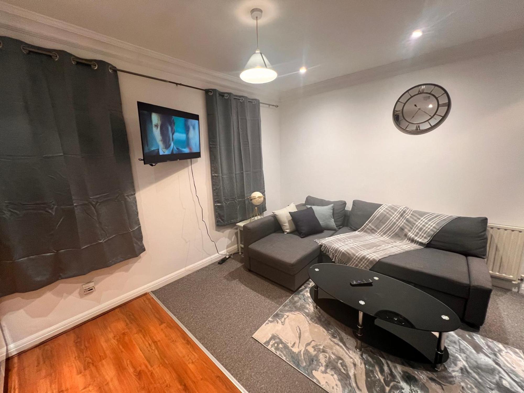 Stratford Apartment *
