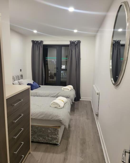2 Bedrooms 2baths 3toilets Near Excel City Airport O2 Sleeps Up To 5 Londres