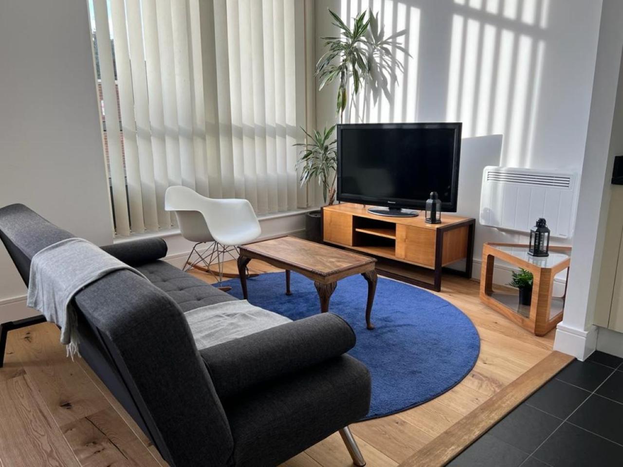Delightful & Spacious Flat In - Peckham London