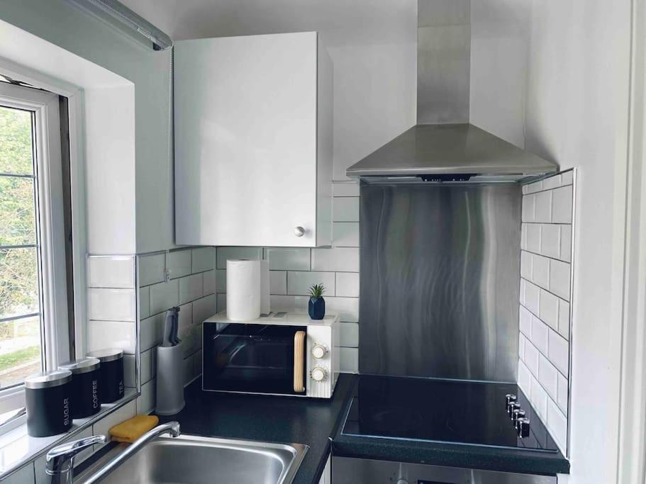 Charming 30min To Apartment *