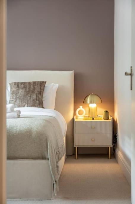 Prime Covent Garden Gem With Air-con London