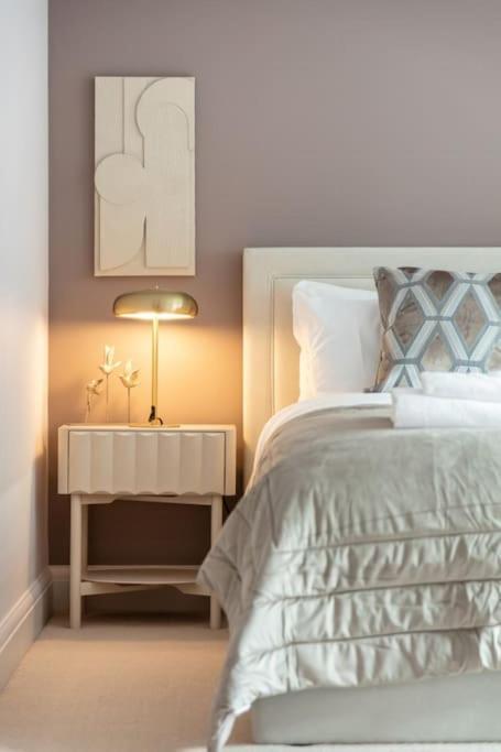 Prime Covent Garden Gem With Air-con Apartment