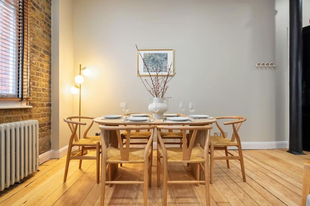 Prime Covent Garden Gem With Air-con Apartment London