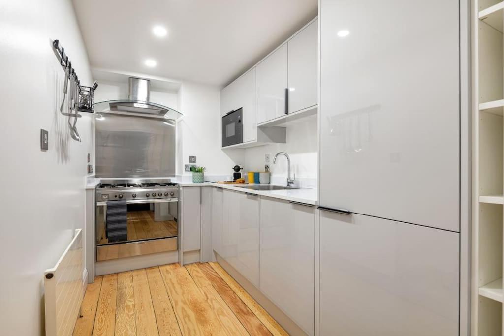 Apartment Prime Covent Garden Gem With Air-con London