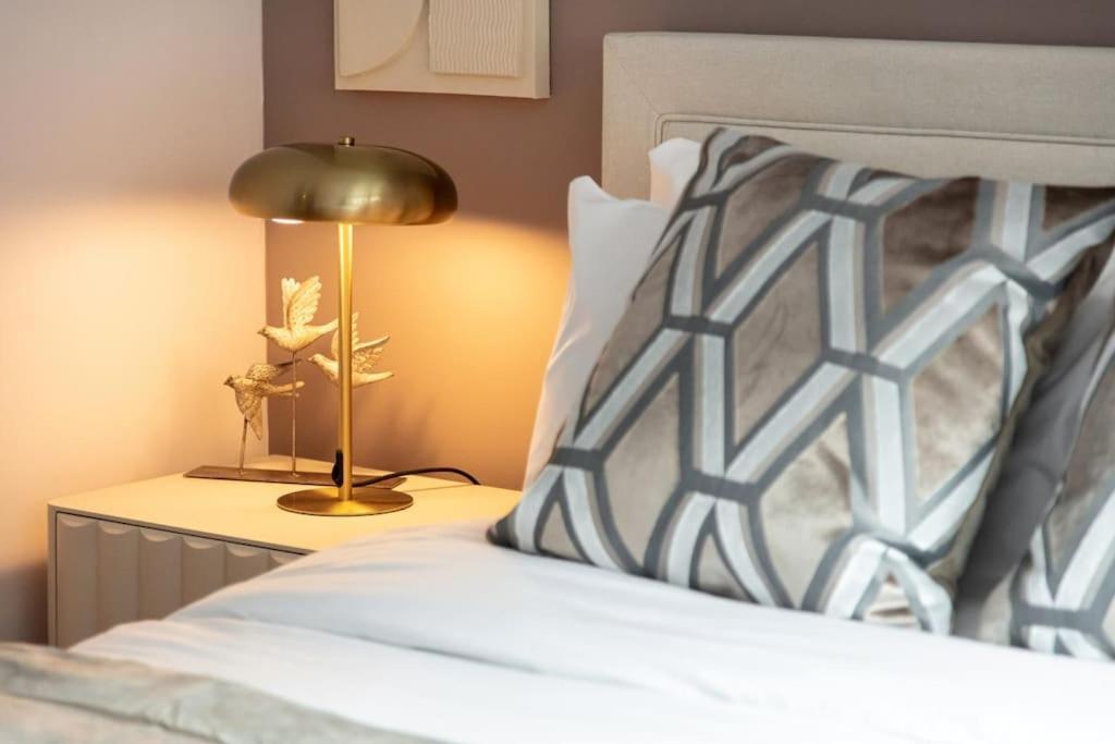 Prime Covent Garden Gem With Air-con Apartment *