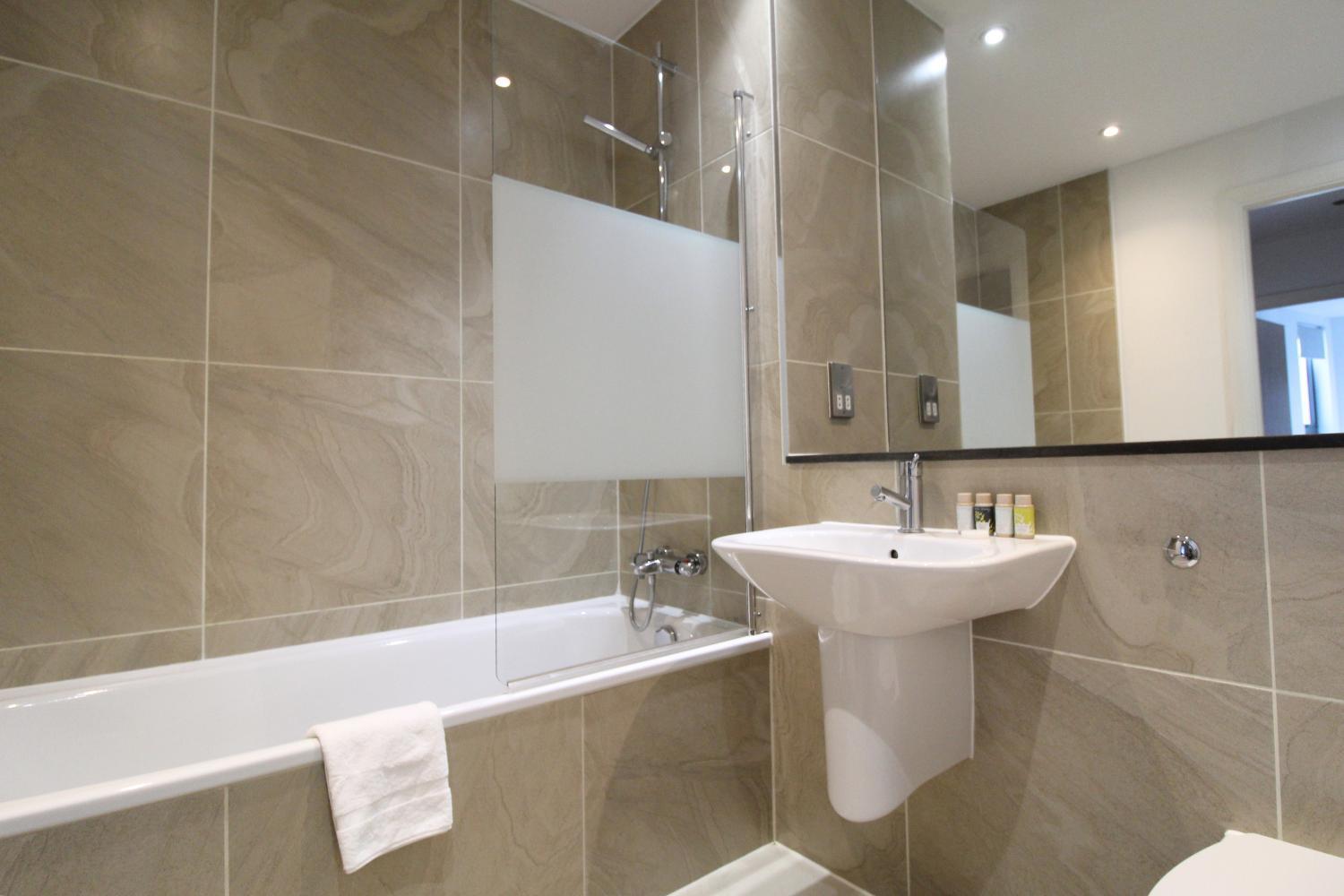 Apartment Tooley Street By Viridian London