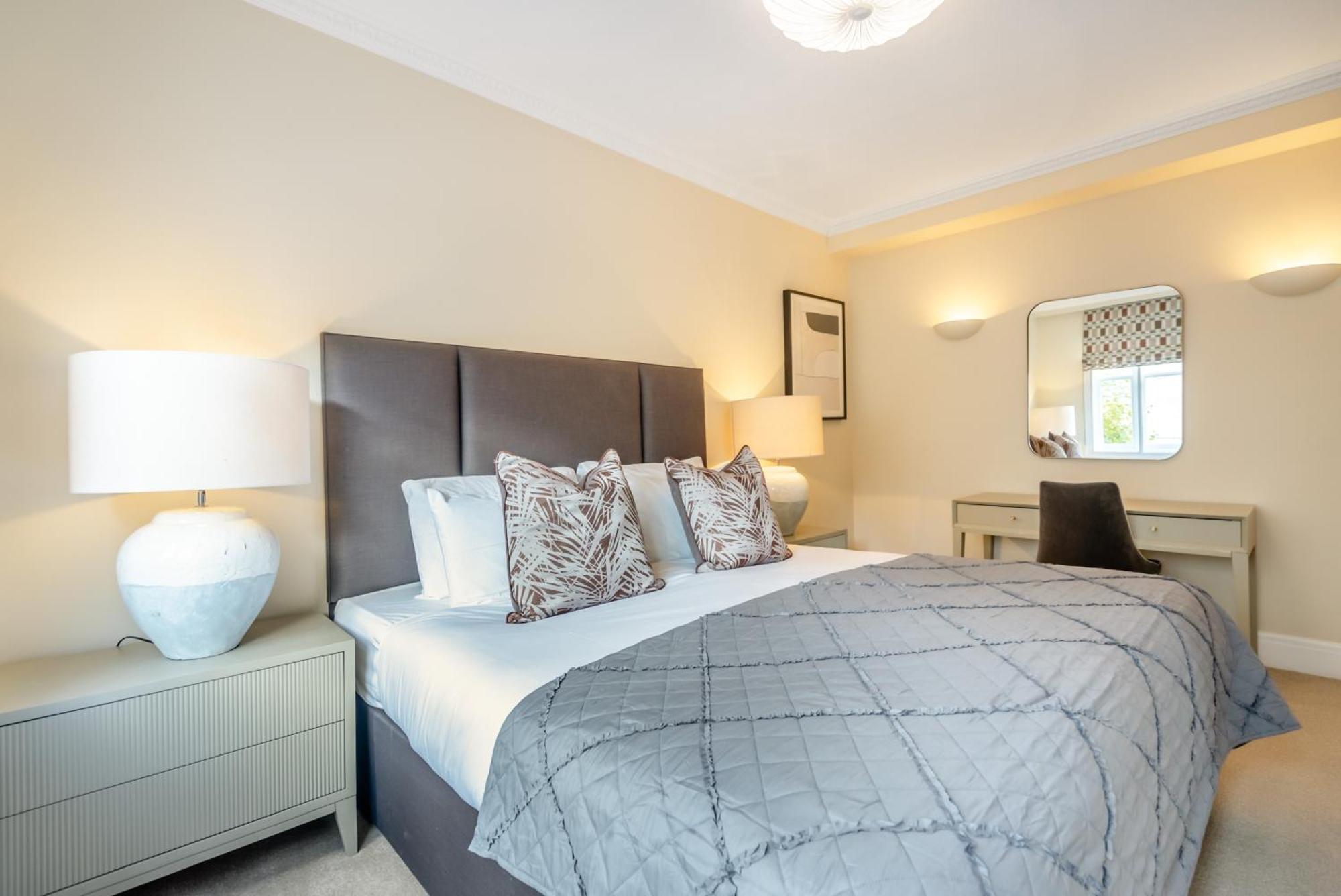Hill Street Mayfair Apartment London