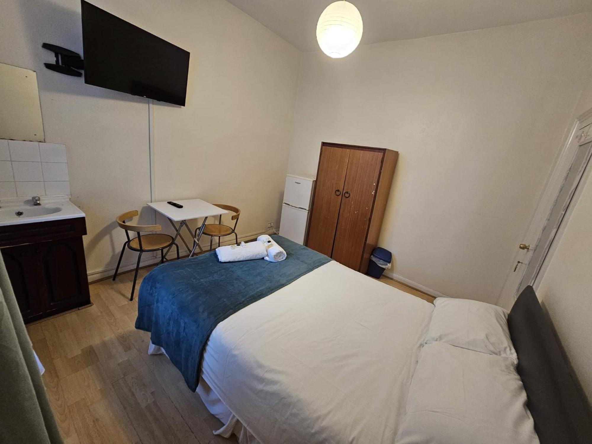 Guest house Bruce London