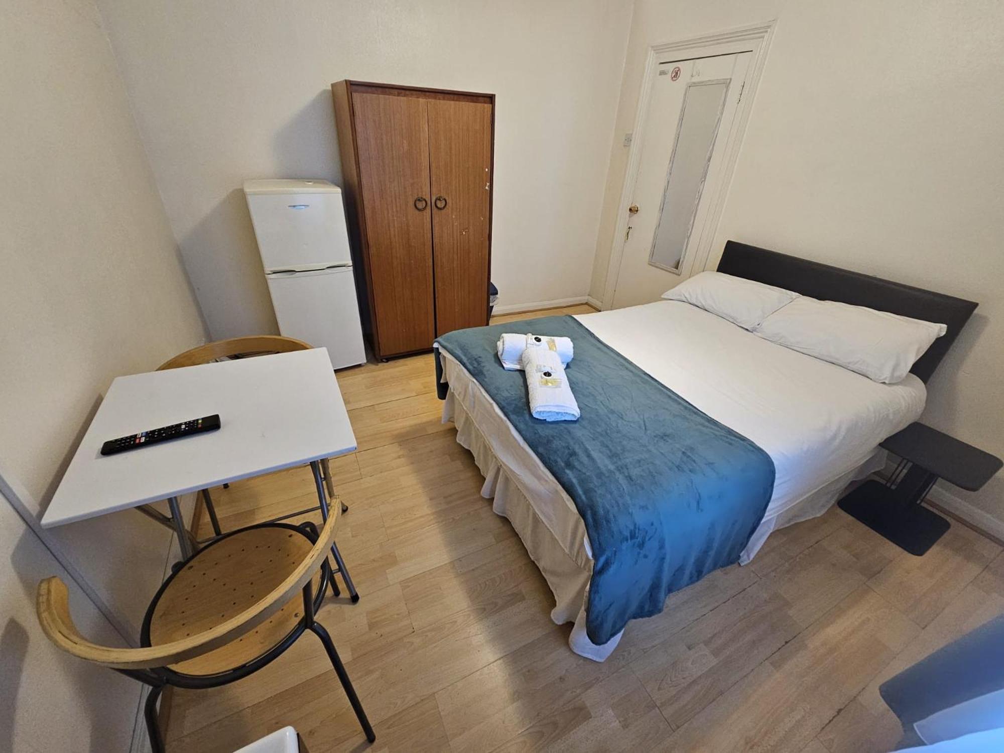 Guest house Bruce London