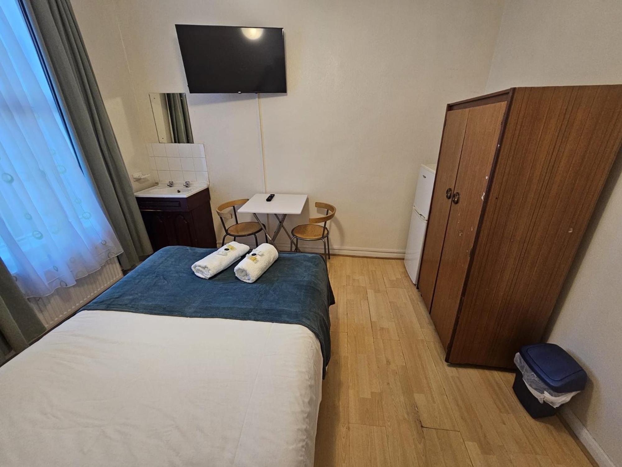 Bruce Guest house London