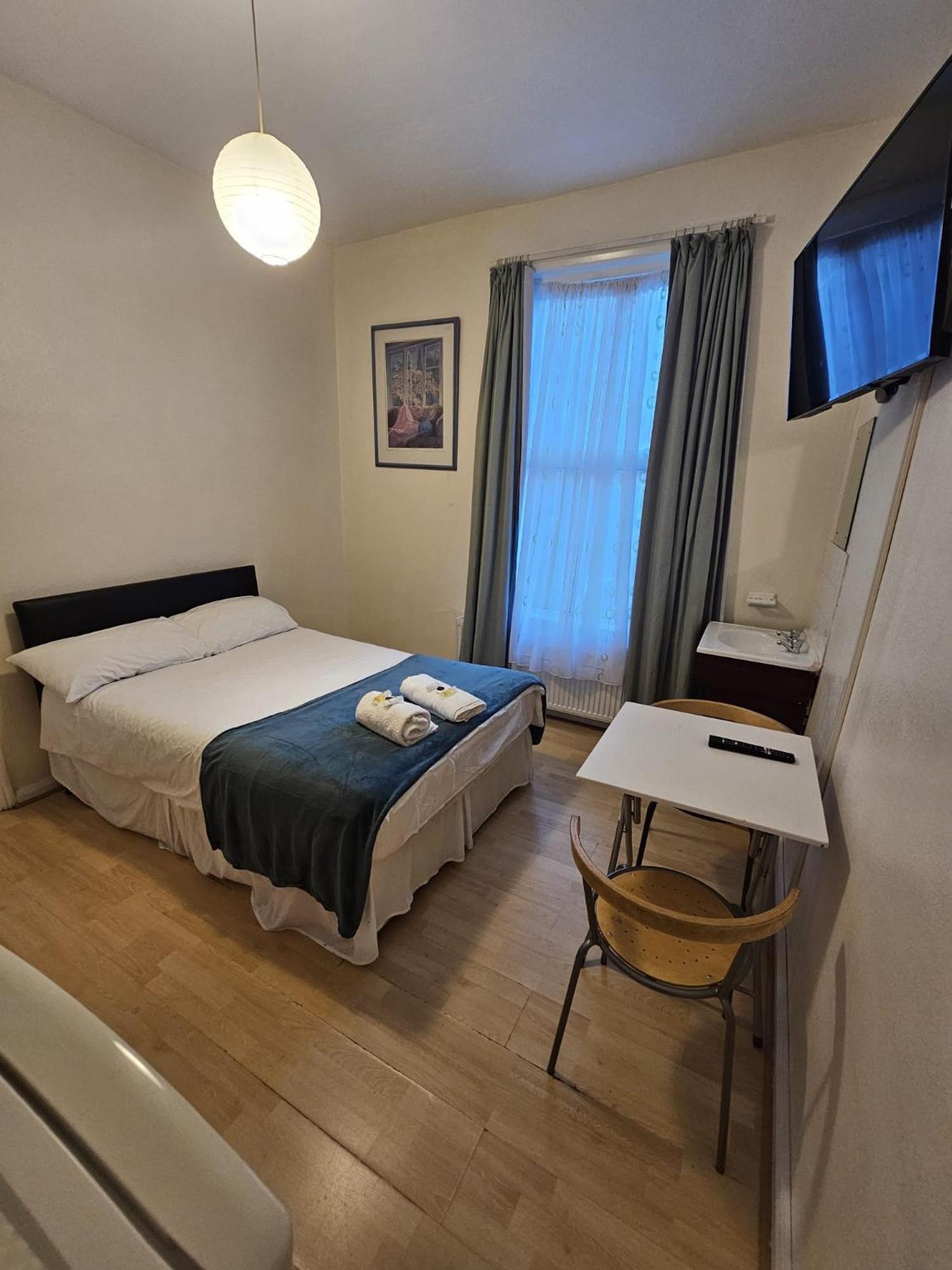 Bruce Guest house London