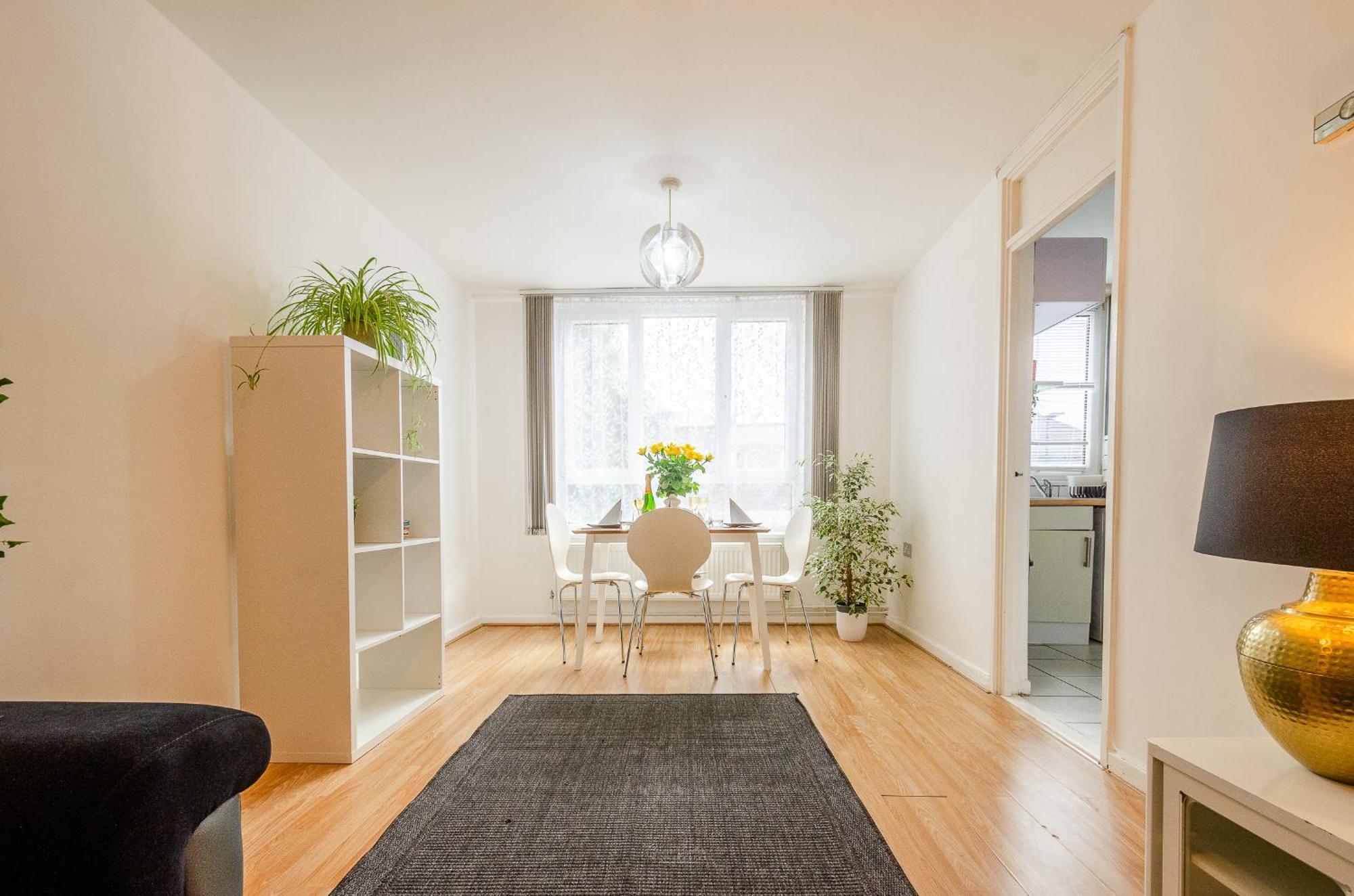 Apartment Serviced - Exel & O2 & Canning Town - Away From