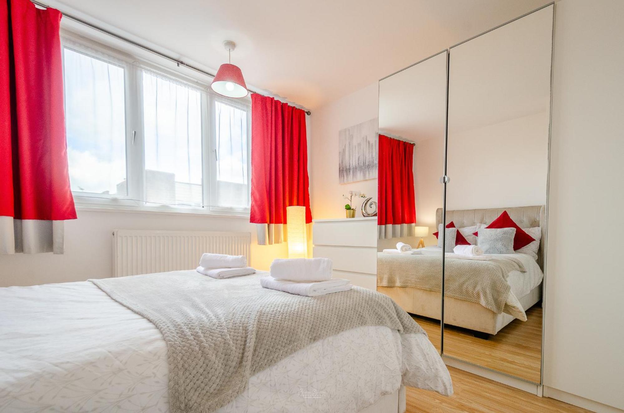 Serviced - Exel & O2 & Canning Town - Away From *