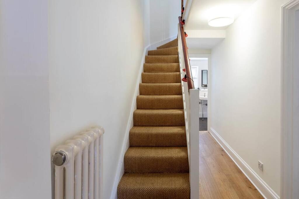 Apartment 2-bedroom Split-level In Notting Hill