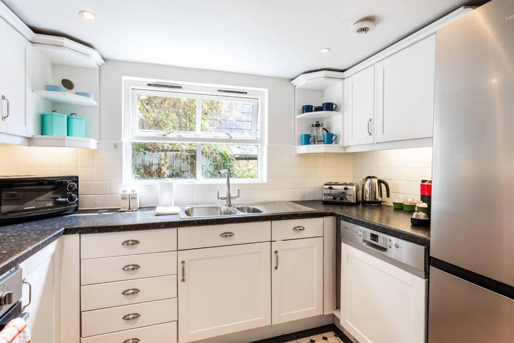 Apartment 2-bedroom Split-level In Notting Hill *