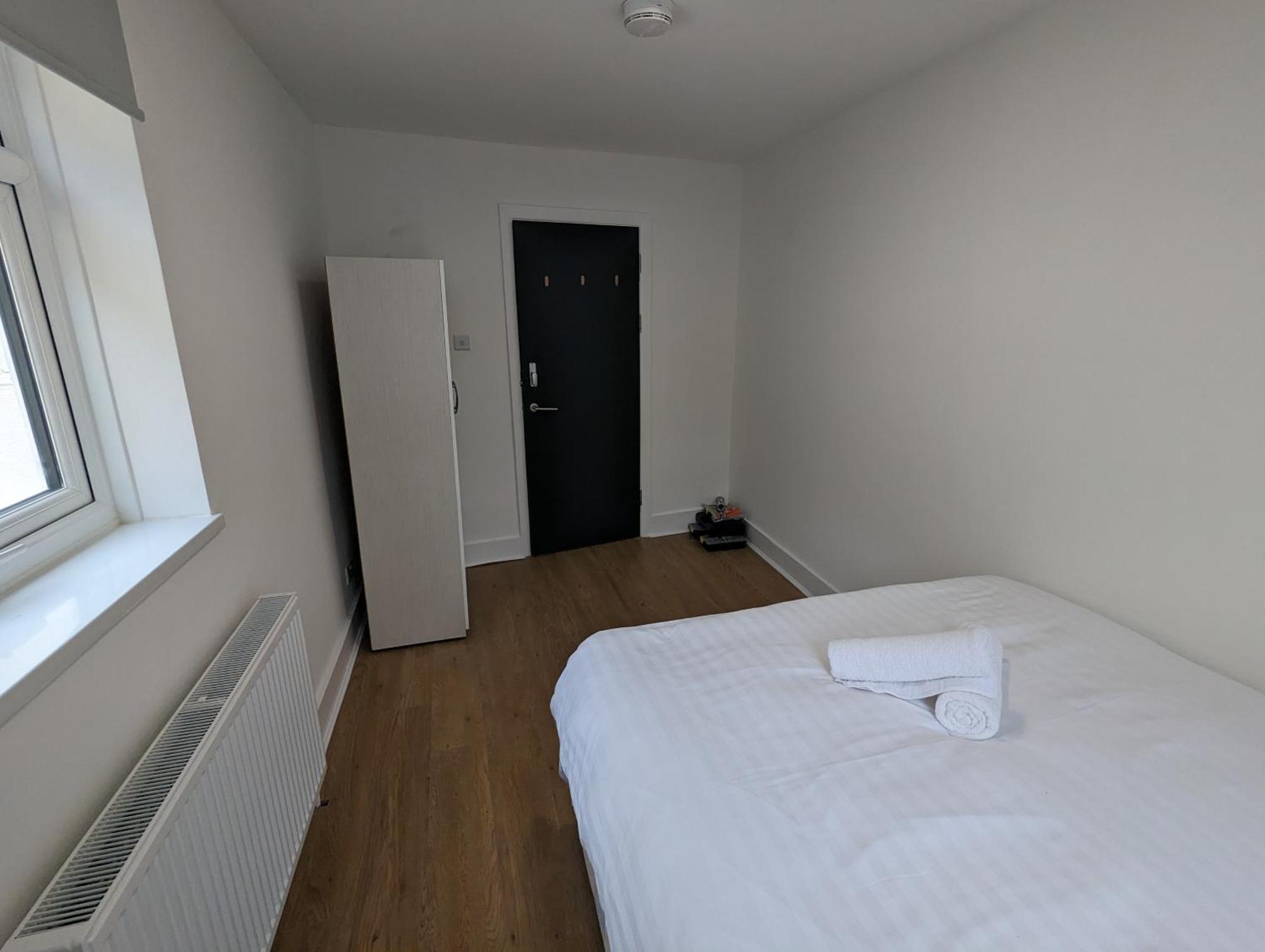 Guest house Mile End