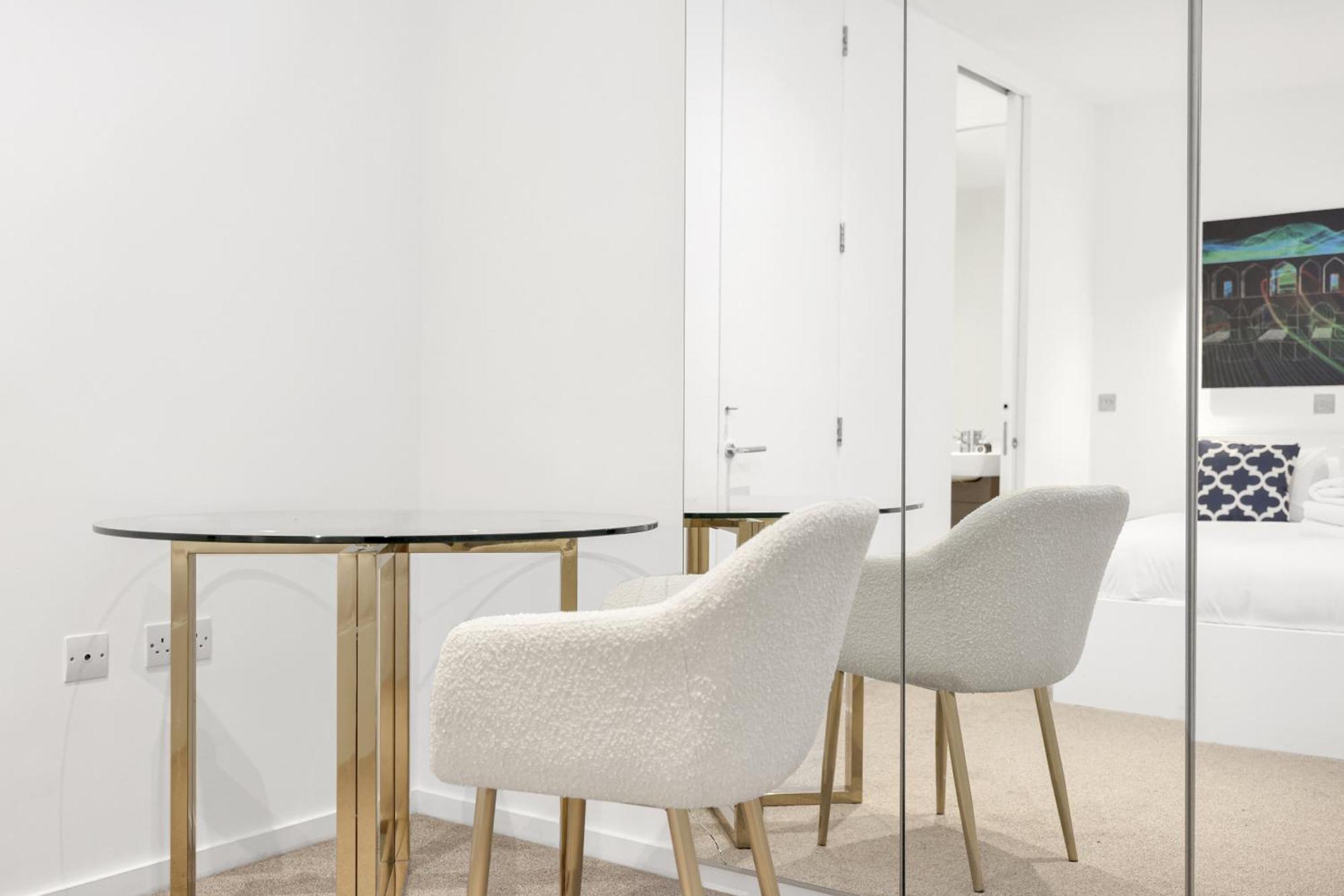 Loft-style 3 Bed Short Term & Flexible Renting Hoxton With Free Wifi & Terrace ! * Londres