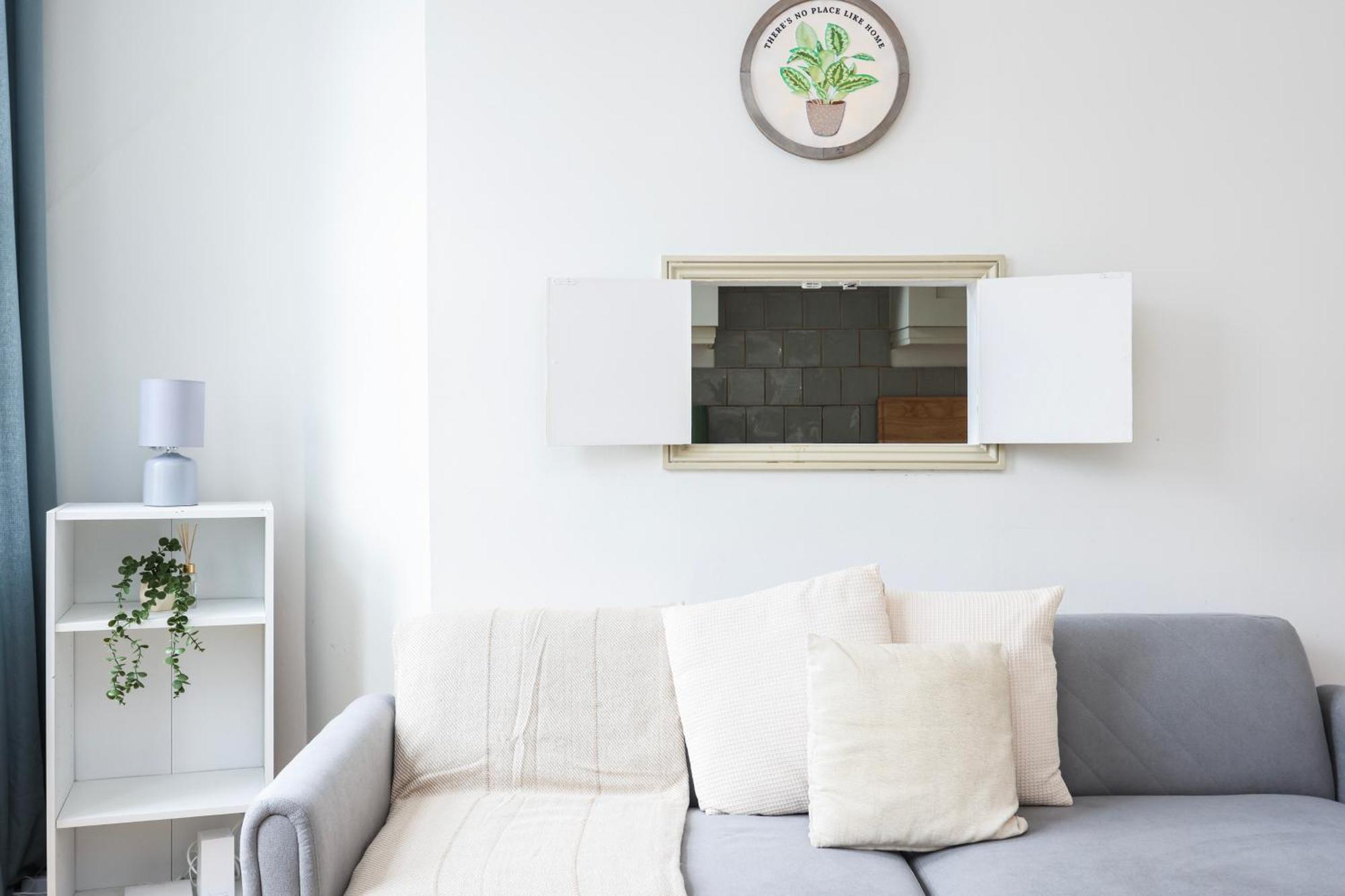 Stylish In Putney Apartment