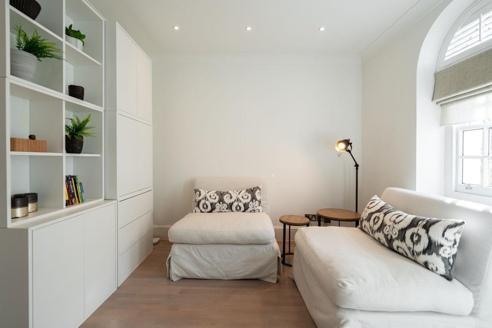 The Chelsea Place - Lovely 4bdr House With Terrace Apartment London