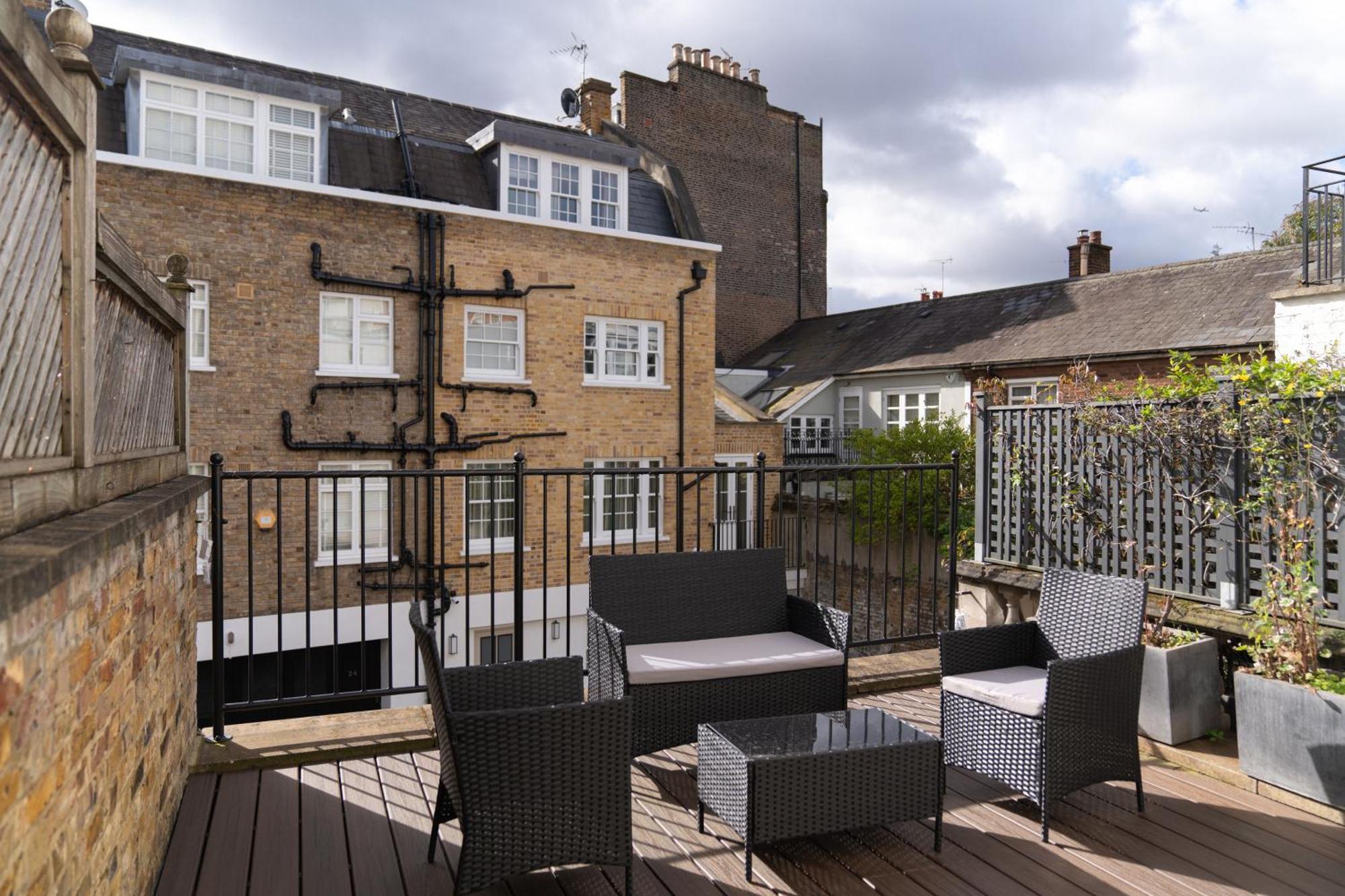 The Chelsea Place - Lovely 4bdr House With Terrace London